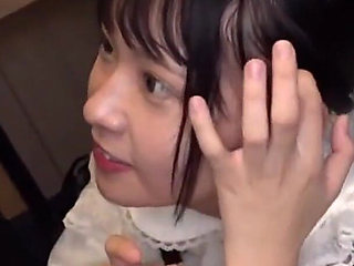 Former Idol-like Pure College Girl Reveals Bold Side, Exhibition Turns Into Erotic Surprise 1st