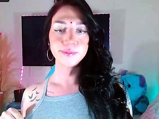 Cute amateur brunette naughty in solo jerking show on camera