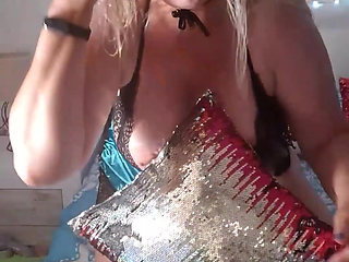 Fina Does Her Hair and Masturbates