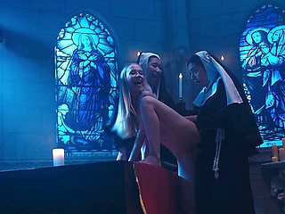Watch extraordinary Kyoko and Shelena's video