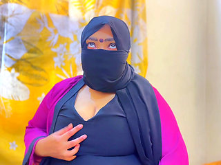 Irani Arab MILF Hot Stepmom Masturbation in Hotel Room and Hotel Guy Saw Her and He Start Handjob