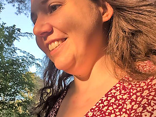 Risky squirt outside