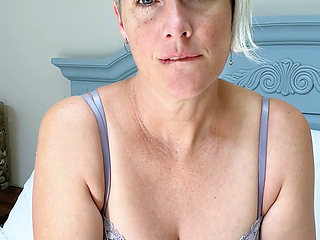Hot White MILF Gave BBC Handjob & JOI