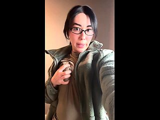 Babe With Big Boobs Masturbates