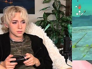 Hot amateur blonde pregnant toying her pussy solo