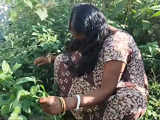 Desi bhabhi ko jungle mein chudai ki fucking video