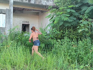 FUCK IN ABANDONED CONSTRUCTION WHEN HE WENT TO PEE