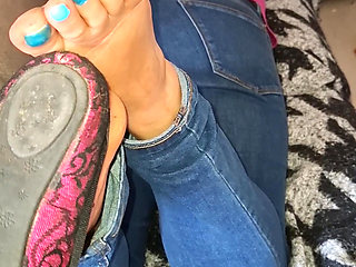 Remain ignored at my stinking and dirty feet