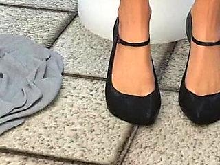 Milfy City [v0.6e] Part 42 Hot Lesbian Stepfamily by Loveskysan69