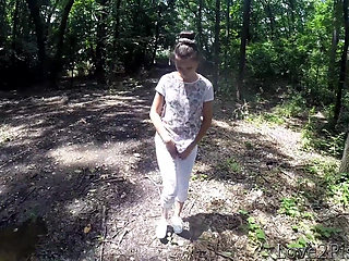 Pee attempts in the forest