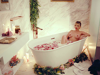 Exclusive Vlog - Aphrodite's Bath