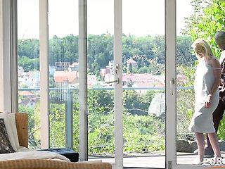 Sunbathing Beauty Vinna Reed Gets DP'd By BBC Gardeners GP2632