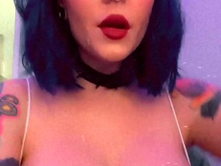 Sexy webcam brunette with big boobs