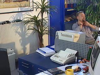 Blonde Bombshell Deepthroats Massive Cock Hungrily