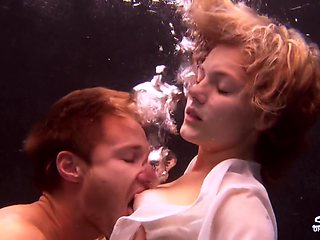 Fantastic Underwater Sex - Taylor Dare