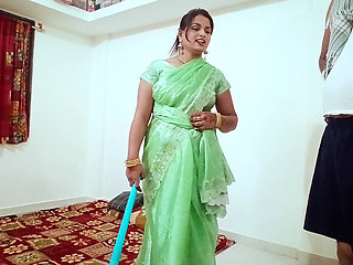 Room owner sexually assaulted Rhea Bhabhi on the pretext of room rate