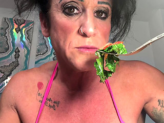Kandys Crush:cuck Dinner Devour
