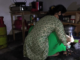 My aunty was cutting vegetables so I hugged her and started fucking her in the ass.