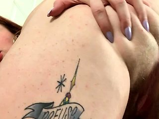 Masturbating loving babe solo toy plays with enthusiasm