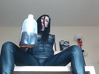 On your knee smoke feeding slave