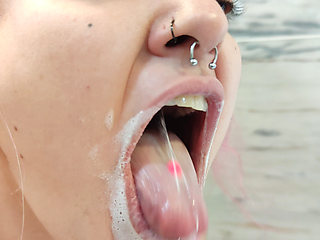 4K Tongue Mouth Uvula Face Toothbrushing Good Quality Image