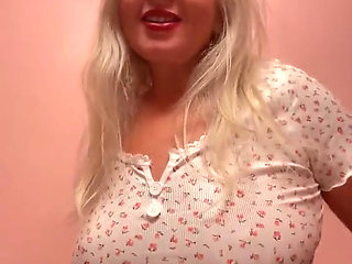 I Found This Little Dance in the Bathroom Video