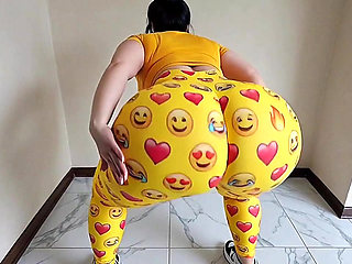big butt in bouncing emoji leggings