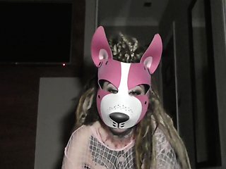 Tattooed hottie in a mask, sucking cock on camera