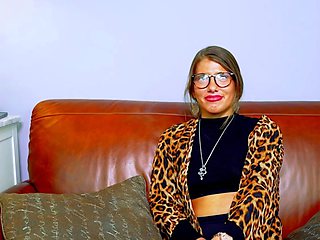 Webcam brunette solo masturbation