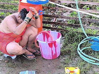 Outdoor Bath Bedroom Sex!