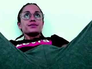 Big booty long legs babe close up webcam masturbat