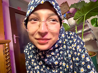 Blowjob in Hijab JOI