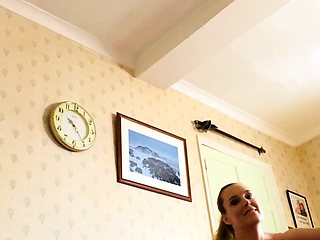 amateur blonde solo webcam
