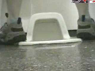 Girls peeing in the common toilet voyeur video