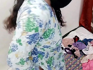 Indian Maid Dressed in Her Mistress's Clothes but Had Anal Sex with Her Owner to Apologize