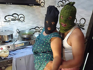 Bhabhi did maze kitchen with her brother in law hard fuck  while husband was on duty.