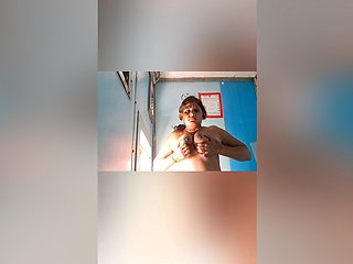 Horny Bengali Secretary Fucks Her Boss In Delhi To Get Her Raise To Maintain Her Sexy Figure