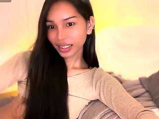 Amateur Webcam Babes Going Solo