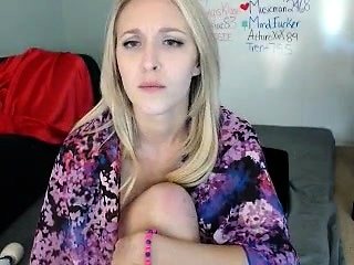 Sexy amateur blonde fingers and toys her wet pussy