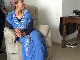 Turkish mature cuckold wife lets african immigrant cum inside her mouth