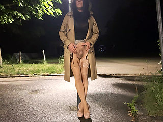 A wild and sudden cumshot in nylon tights