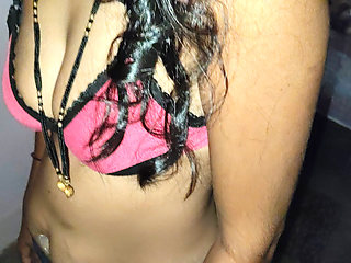 Desi aunty lifted duppata her and legs and smacked,bhabhi said and fuck hard