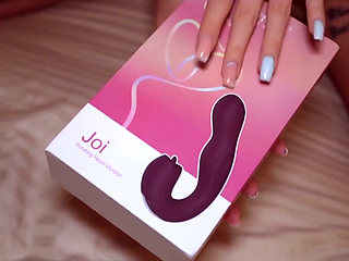 My New Toy From Honeyplaybox Makes Me Cum Hard