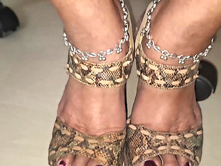 Honeymoon with Me Come