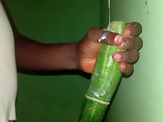 Black Bryon try it on her.