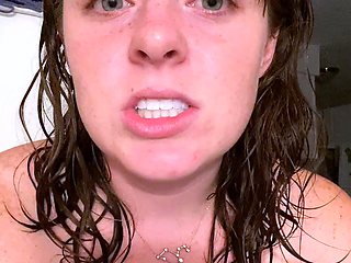 Brunette Couch Webcam Solo Fun Masturbating
