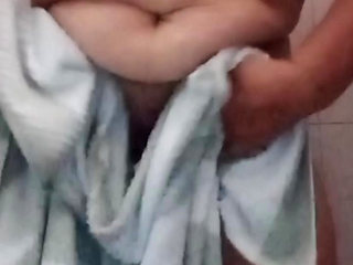 Mature stepmom sends me a video bathing by mistake