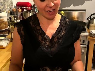 Hot Brunette mature Webcam Masturbation