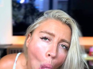 BlondeAdobo Put On A Show In The Mirror Onlyfans Video