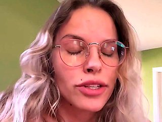 Amateur blonde babe masturbates on cam